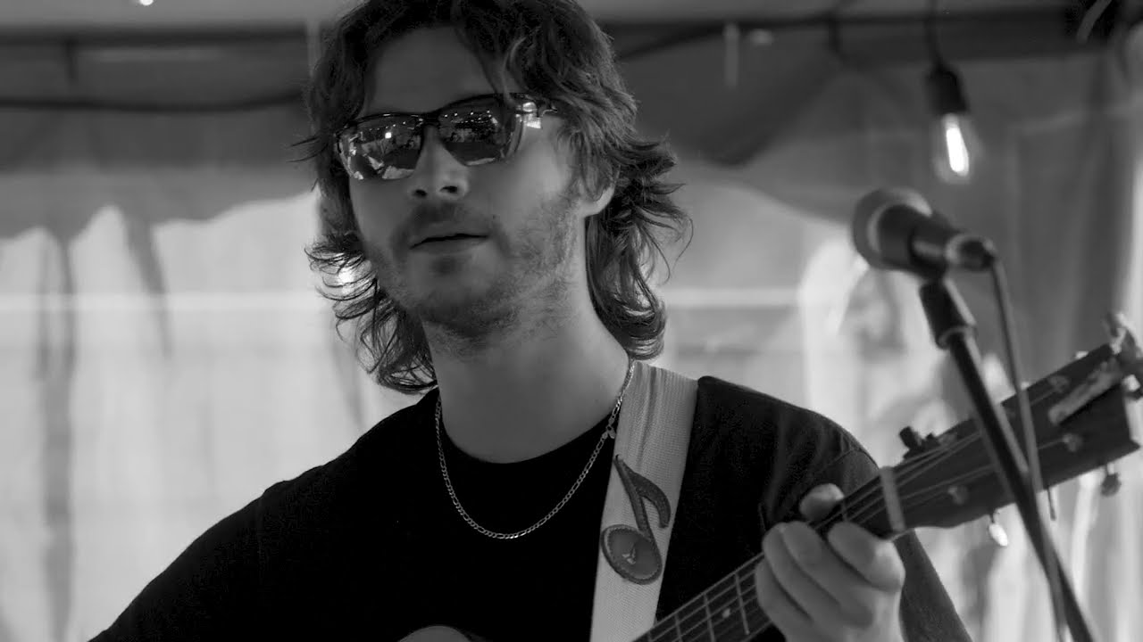 Watch Conséquences - Jacques Surette / Live au Grenier musique on YouTube Watch Conséquences - Jacques Surette / Live au Grenier musique on YouTube