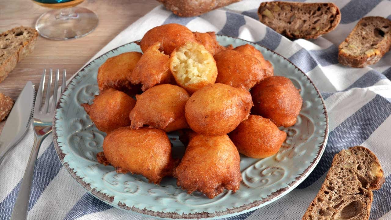 Buñuelos de merluza caseros. Muy esponjosos y deliciosos!