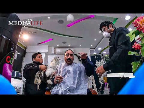 اقوي اشتغالة من محمد ثروت في صالون الحلاقة شوف عمل ايه مع الناس ومحدش فاهم حاجة