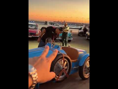 بوجاتي غريبة