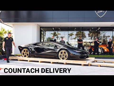 Lamborghini Countach LPI 800-4 Palm Beach Delivery