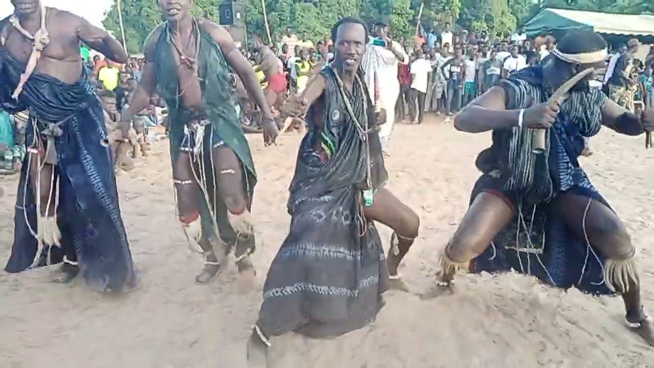 entré des anciens gloires à Diouroup ndiom Niall le 05 novembre 2023