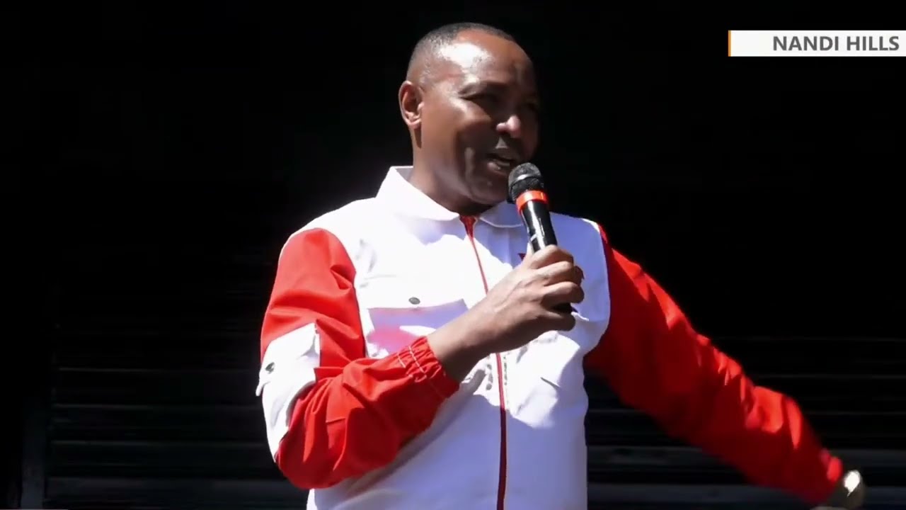 Епископ Бен из JCM вручил январские подарки к началу учебного года матери троих детей.