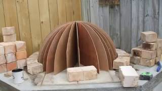 Building a wood fired oven Part - 2 - Laying the oven floor and starting the dome.
