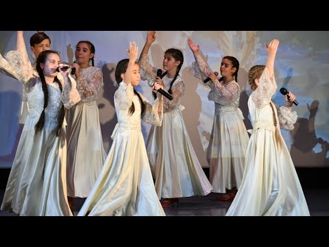 'Там за околицей'