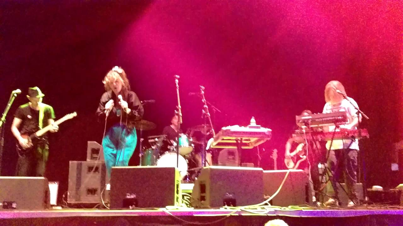 Niki & The Dove - Play It On My Radio (Live@Popaganda) 4K