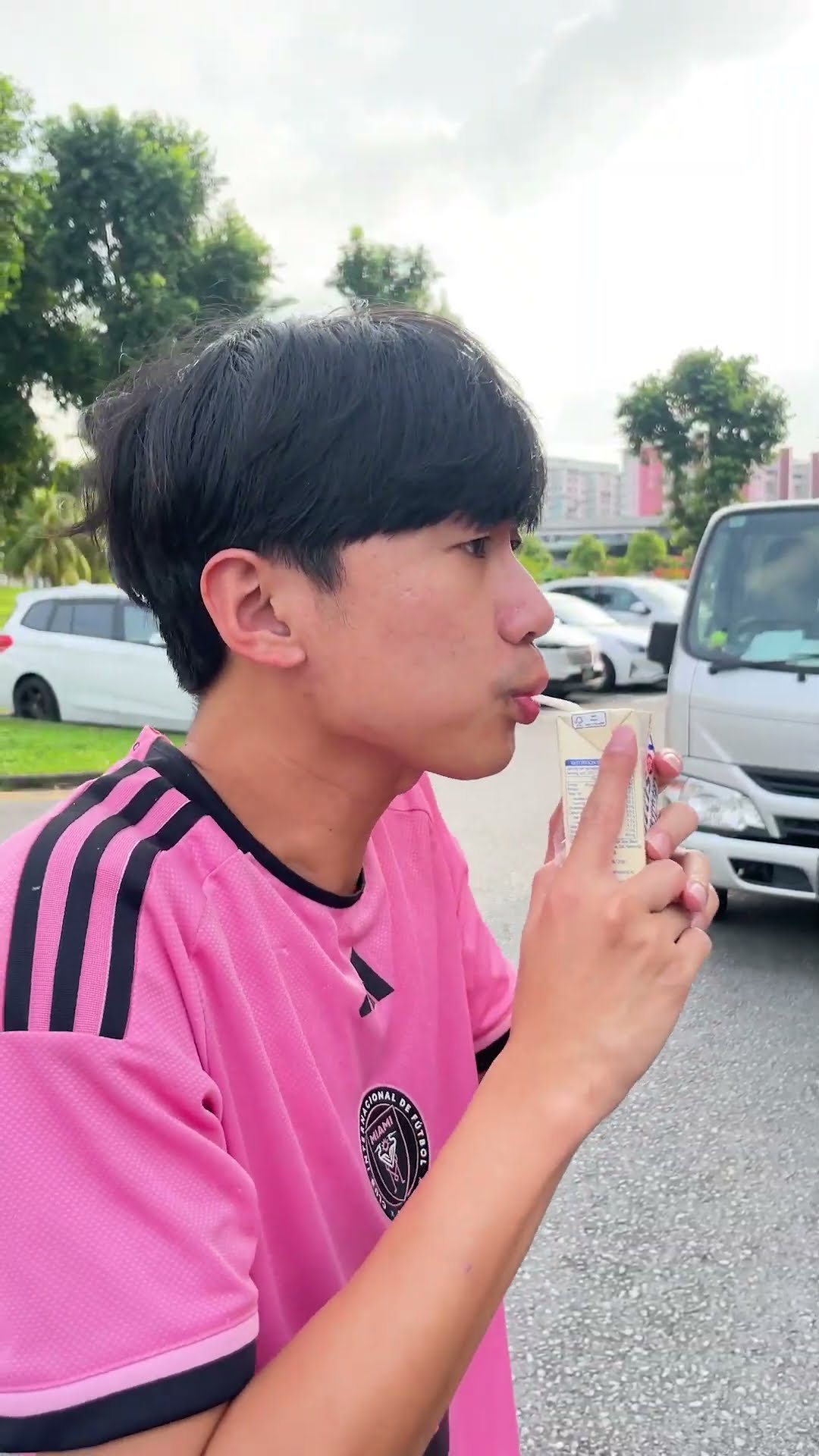 Drinking With STRAW Be Like... #shorts #mingweirocks