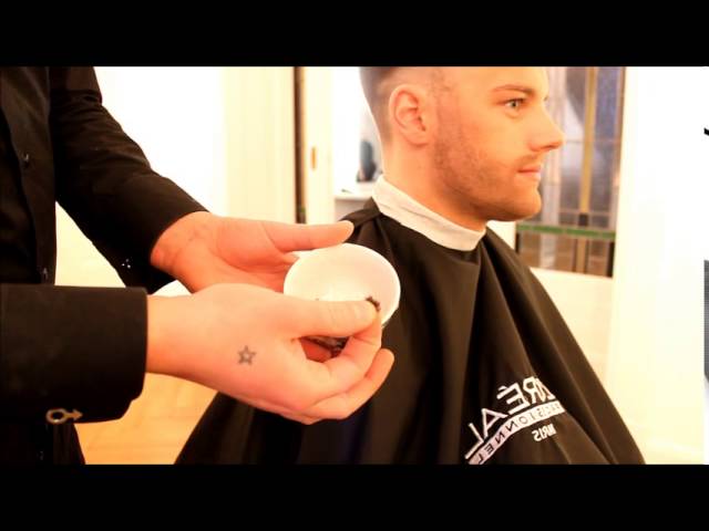 Bart kleben - Falscher Bart kleben - Studio Dieter Bonnstdter - YouTube