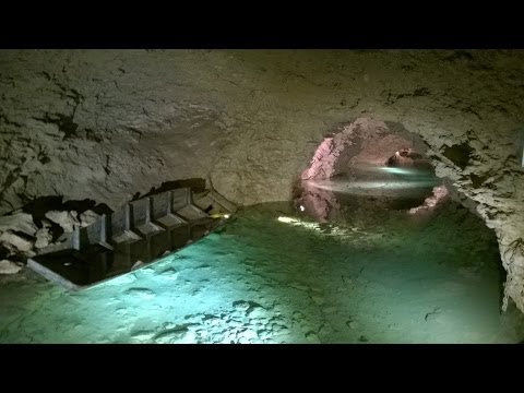 Vidéo: Spéléologue Blanc Des Grottes De Sablinskie - Vue Alternative