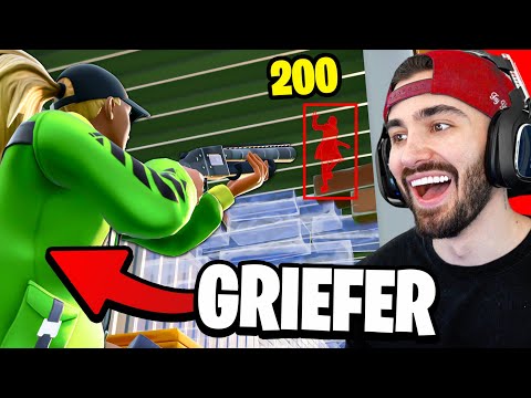 I Got 100 Players to GRIEF This Custom! (bad idea)