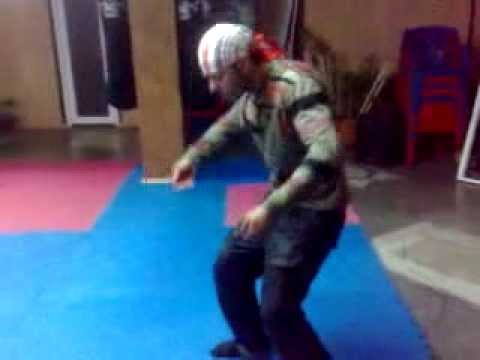 Tecktonik Tutorial 2011 Beginners Basic Moves by ETK part 2