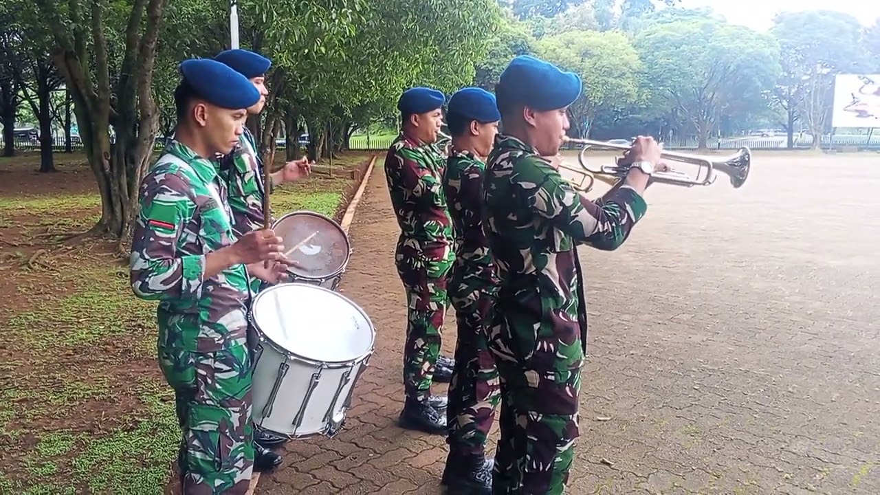 Tanda Kebesaran Tutup