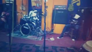 dynamic groove d'abidjan en repetition