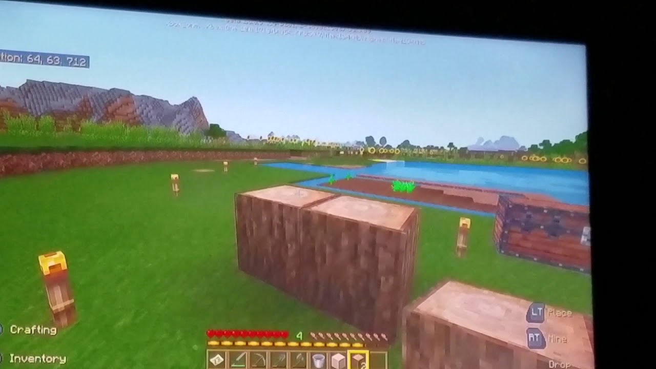 How to use pick block on your D-pad on minecraft - YouTube