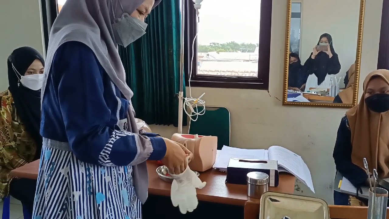 Pemasangan Kondom Kateter