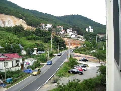 Brief tour of the apartment I'm staying in at Deokpo, South Korea on Keoje island while working at Samsung Heavy Industries.