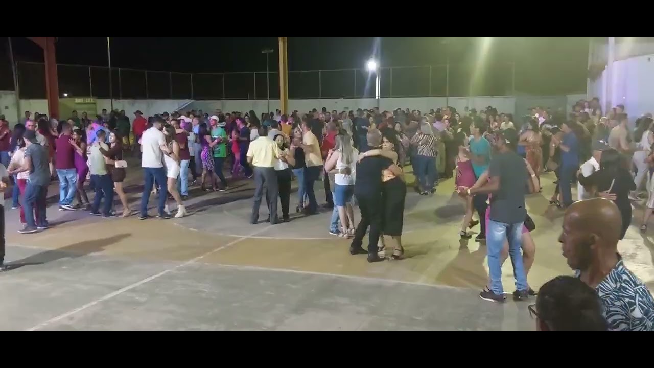 Vamos dança Forro #passossertanejos #Mamonas #roça #vidanaroça #minasgerais #vidareal  #mulherbonita