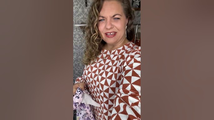 LuLaRoe Chaylin Sizing Review  Fit of this ruffle sleeve v-neck dress,  especially for plus-size! 