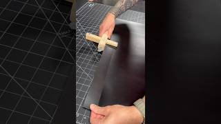 Cutting leather strips #leatherasmr #leatherwork #leathercraft #leathercutting #craftasmr