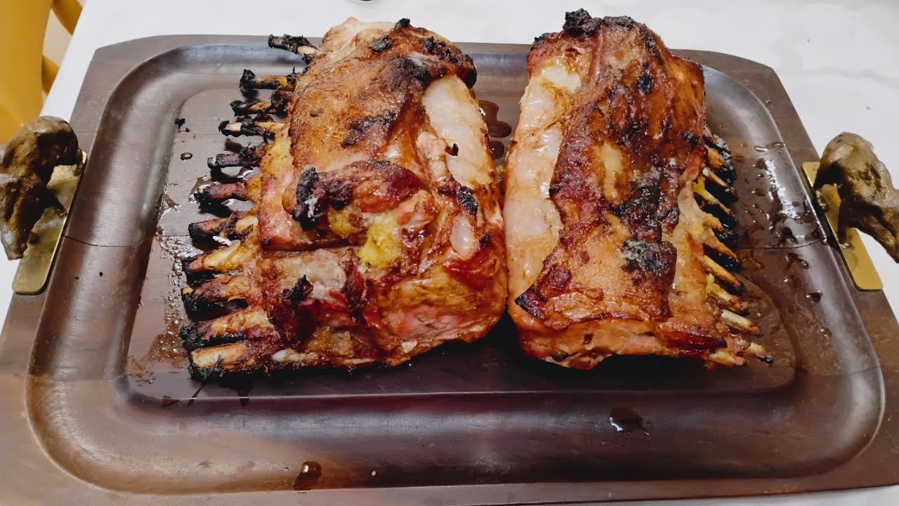 CARRÉ DE JAVALI ASSADO