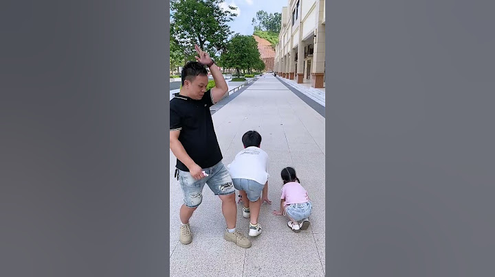 爸爸：閨女啊，你就說是不是你贏了比賽！怎麼能說我黑心呢？ #萌娃#親子#搞笑#funny #funnybaby #cute #funnyclips #babygirl #baby