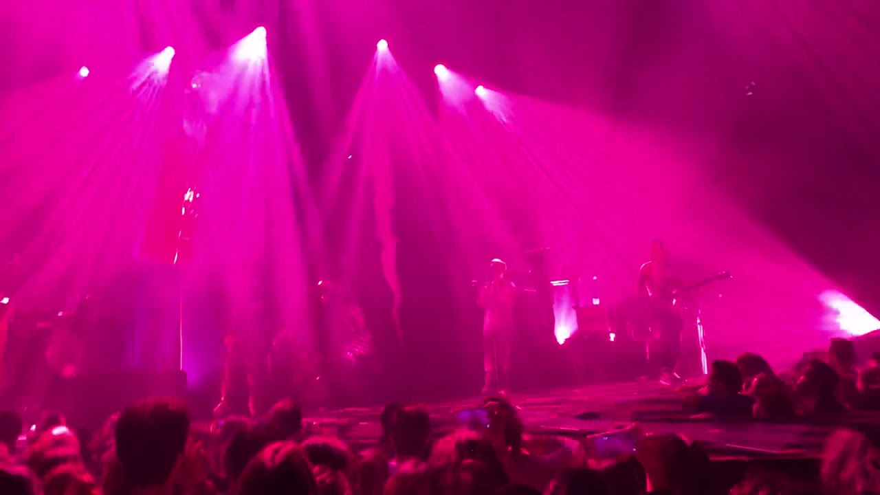 Büyük Ev Ablukada Yeni Şarkı (Canlı Şekil) YouTube