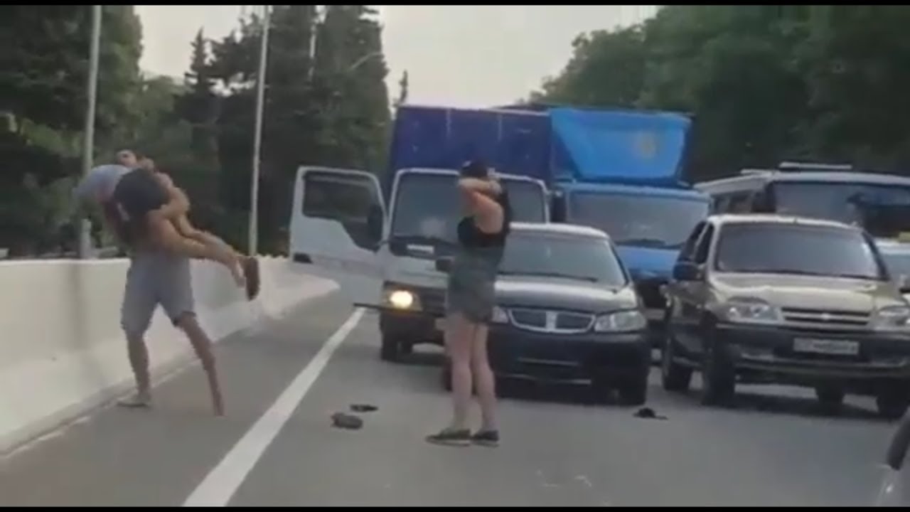 Подцепили на трассе
