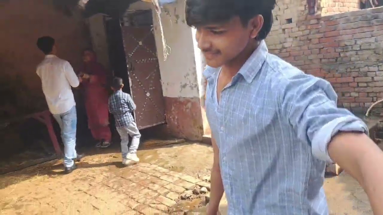 कोई तो रहम करो इस लड़के पर बहुत परेशान कर रखा है आप और कोई लड़की बताओ उसके लिए कमेंट बॉक्स