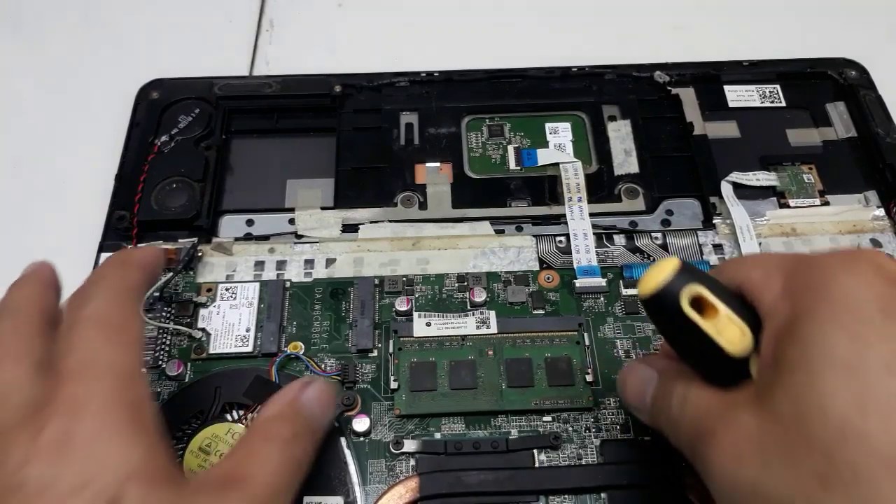 Cara membongkar Laptop Dell Vostro 5470 