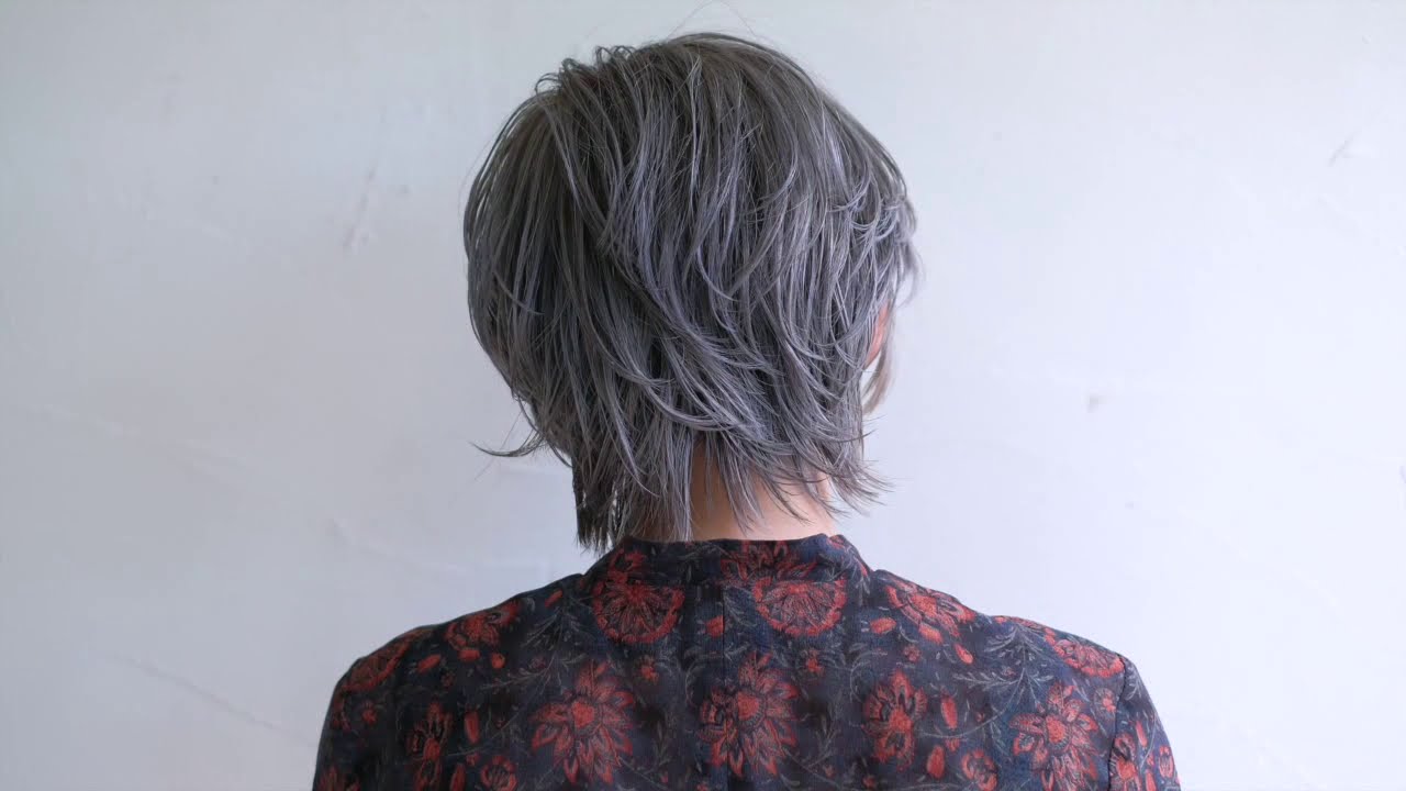 髪型 ショート ウルフ 女 Ksenia Gogoladze