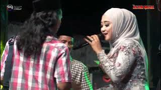 Boneka Cinta // Anisa Rahma om aktor muda