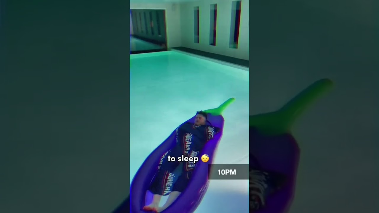 24 hours sleeping in a swimming pool! 🏊 auf YouTube ansehen 24 hours sleeping in a swimming pool! 🏊 auf YouTube ansehen