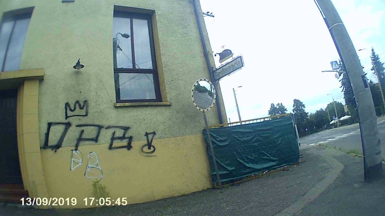 zablokować samochód przed chodnikiem ok. 