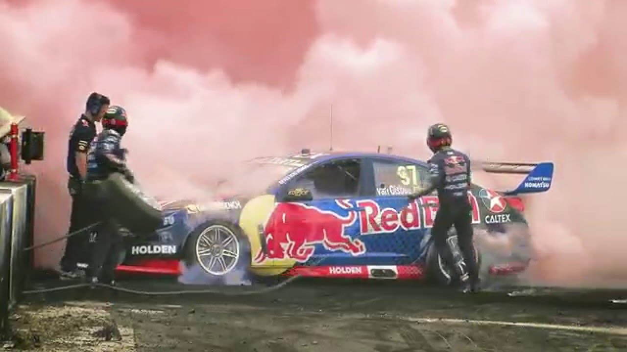Jamie Whincup takes on Summernats 29 burnout competition in a V8 Supercar