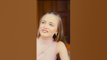 Thumbnail of Esos ojos…🫣😍 Carmen Ferre - Ojos de Colores #music #videoclip #carmenferre
