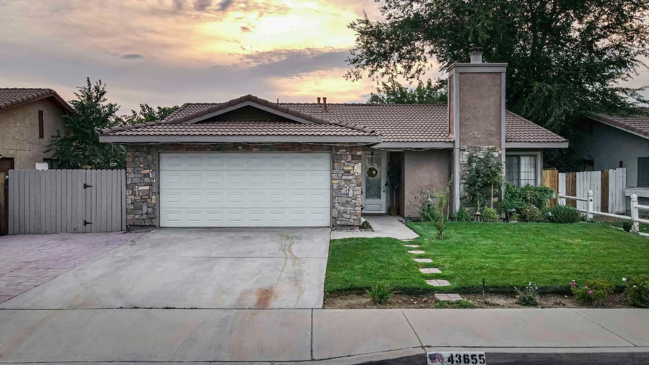 Charming Single Story Home in Lancaster YouTube