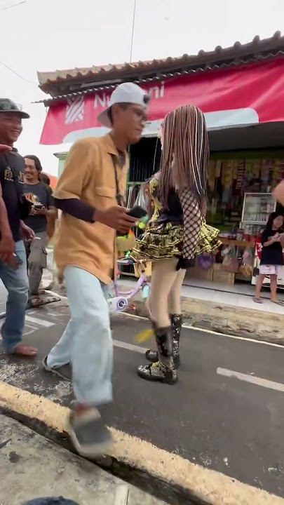 Kedok cantik bimbing bocil sepada