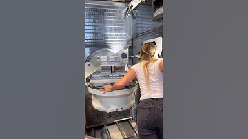 She is control Programmer CNC 5 Axis Working Process Machining 💯💯💯 👍👍👍👍🔥🔥🔥🔥🔥 #cnc #5axiscnc #machine