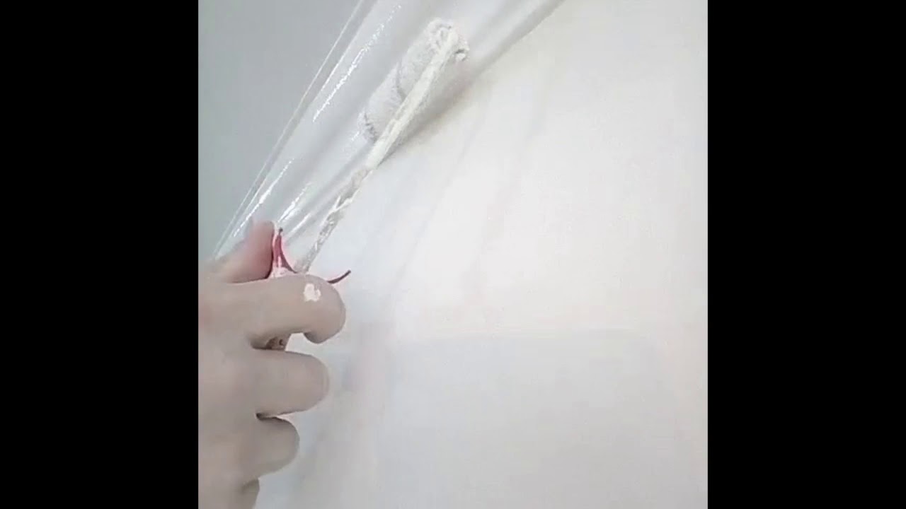 Монтаж и покраска потолочного плинтуса из полиуретана. - YouTube