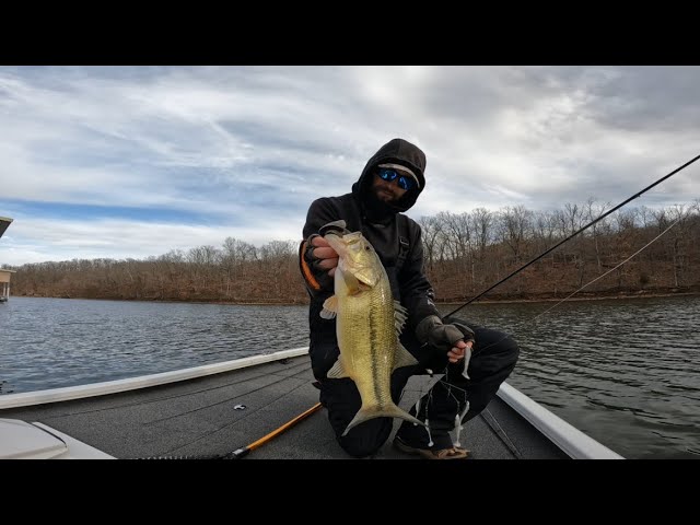 Late winter Bass fishing Lake of the Ozarks! 