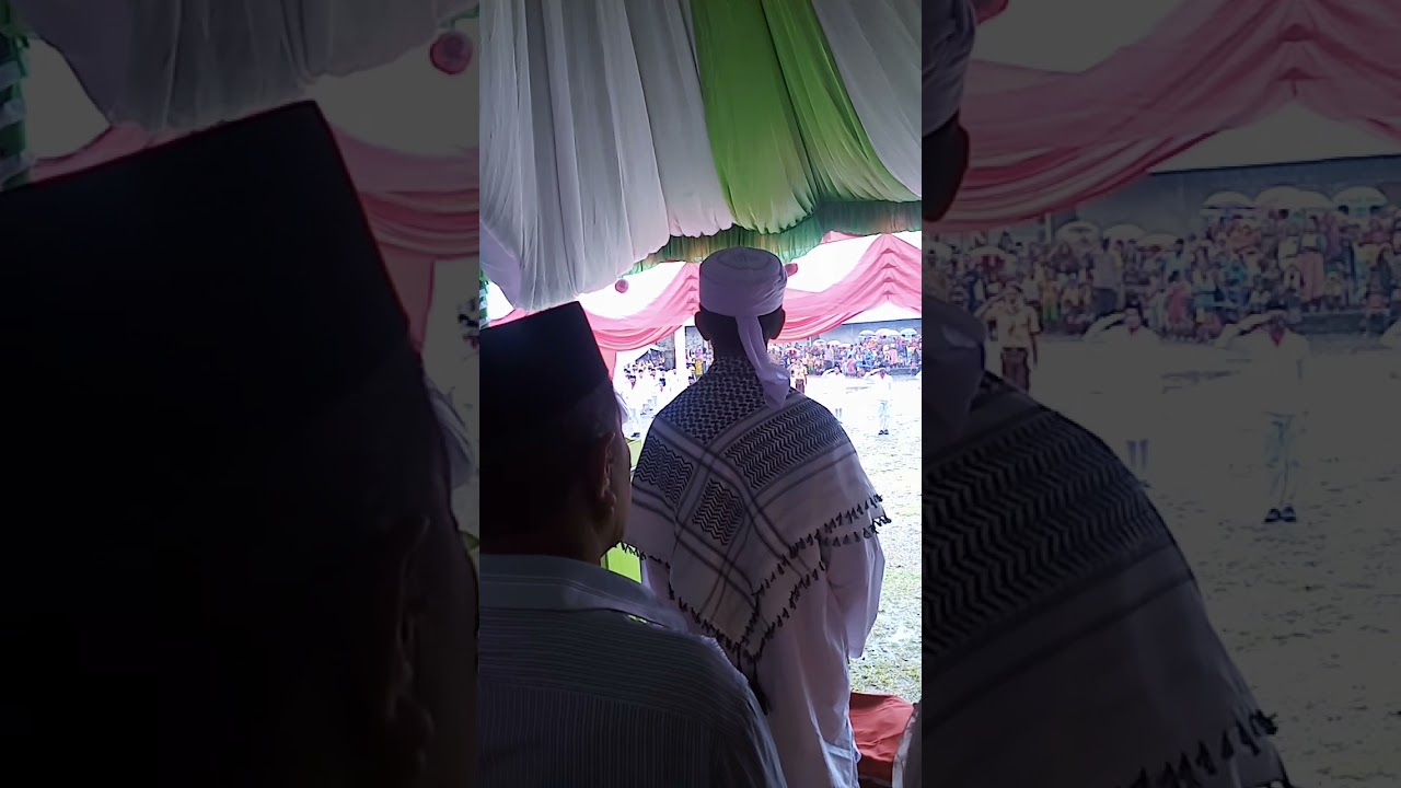 momen penyerahan bendera pusaka..Ambalau negeri Lumoy