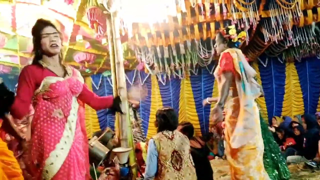 আমায় কয়দিন ঘুরাবি সত্যি কইরা কও আমায় বউ বানাবি তোর বুকে আমি রাখিবো মাথা