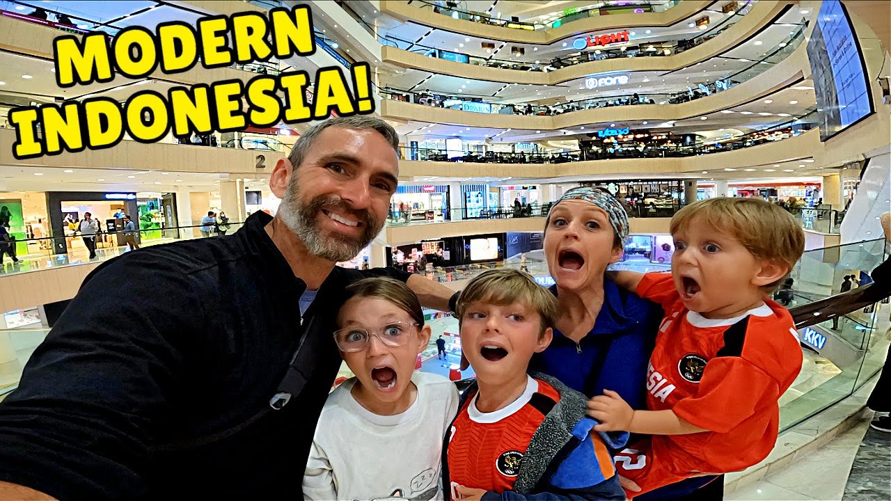 AMERICAN FAMILY Explores INDONESIA'S LARGEST MALL in SURABAYA 🇮🇩 | TUNJUNGAN PLAZA MALL