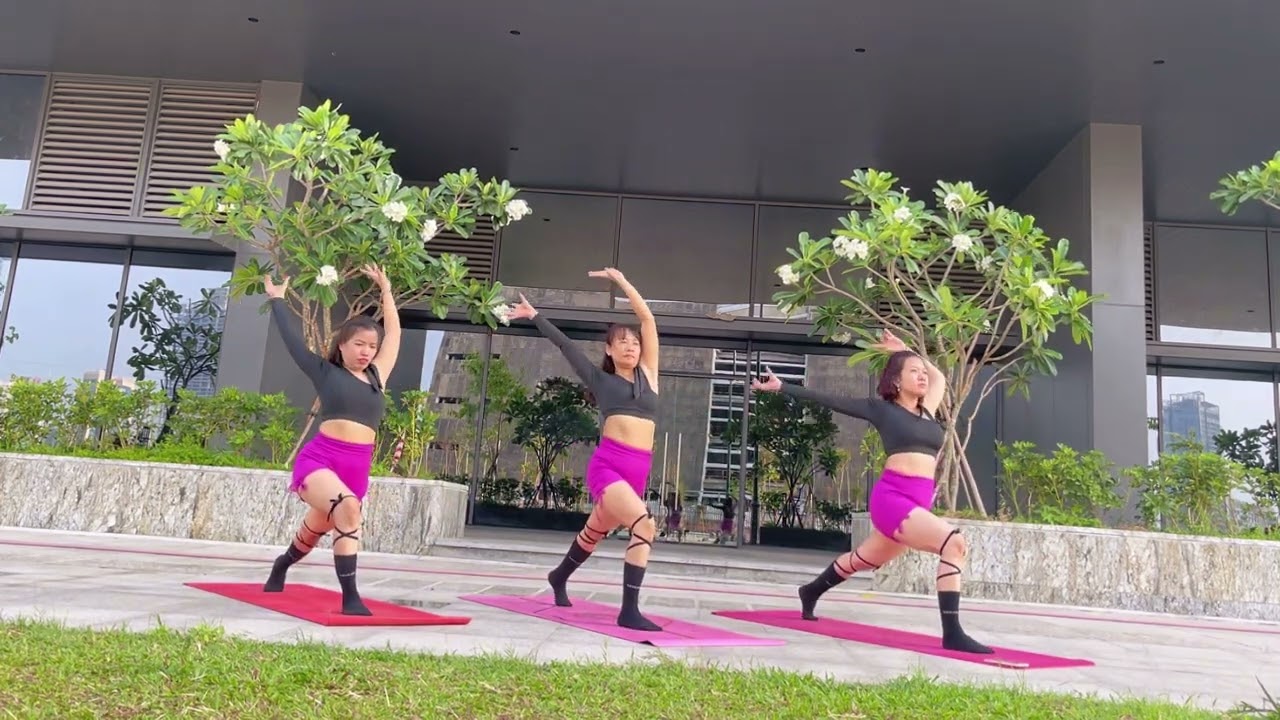 Touch By Touch#flowyoga .# CherryQuynhyoga