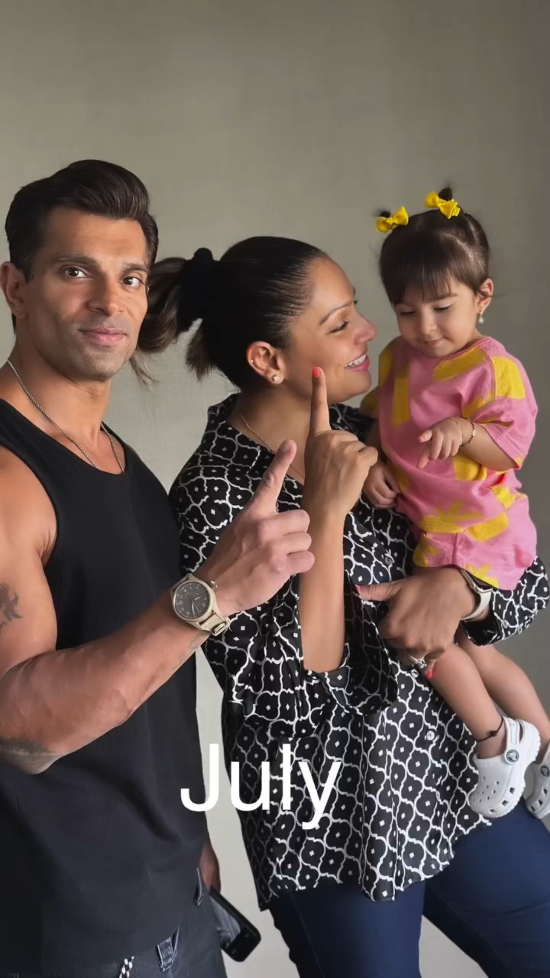 Bipasha Basu melts HEARTS with a CUTE family Lookback of 2024!?? #bipasha_basu #shorts