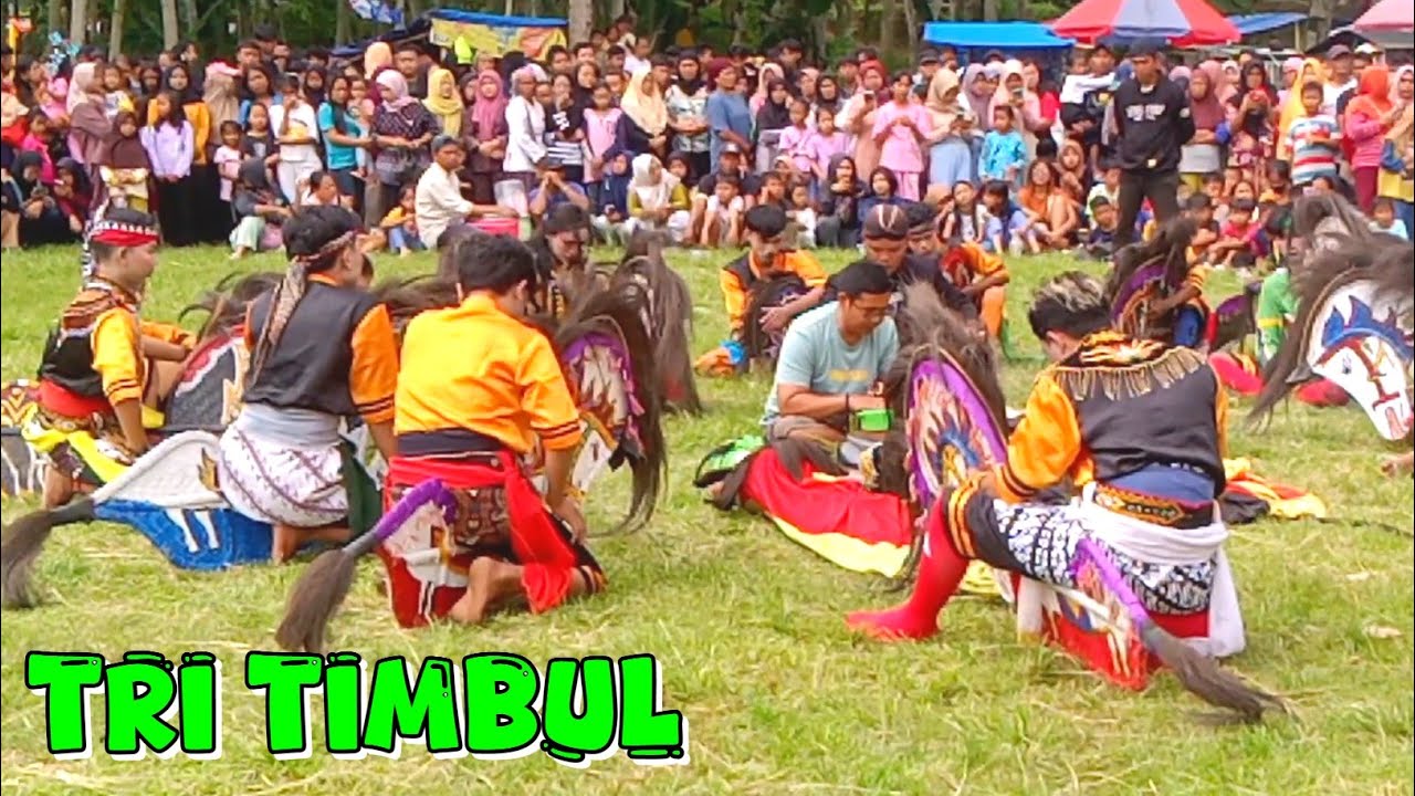 Ngeri.!! Detik detik Kuda Lumping Kesurupan Ebeg Tri Timbul Live Lapangan Selis Majenang