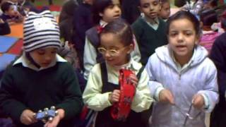 أطفال روضة اللواء محمد نجيب  اثناء النشاط الموسيقى