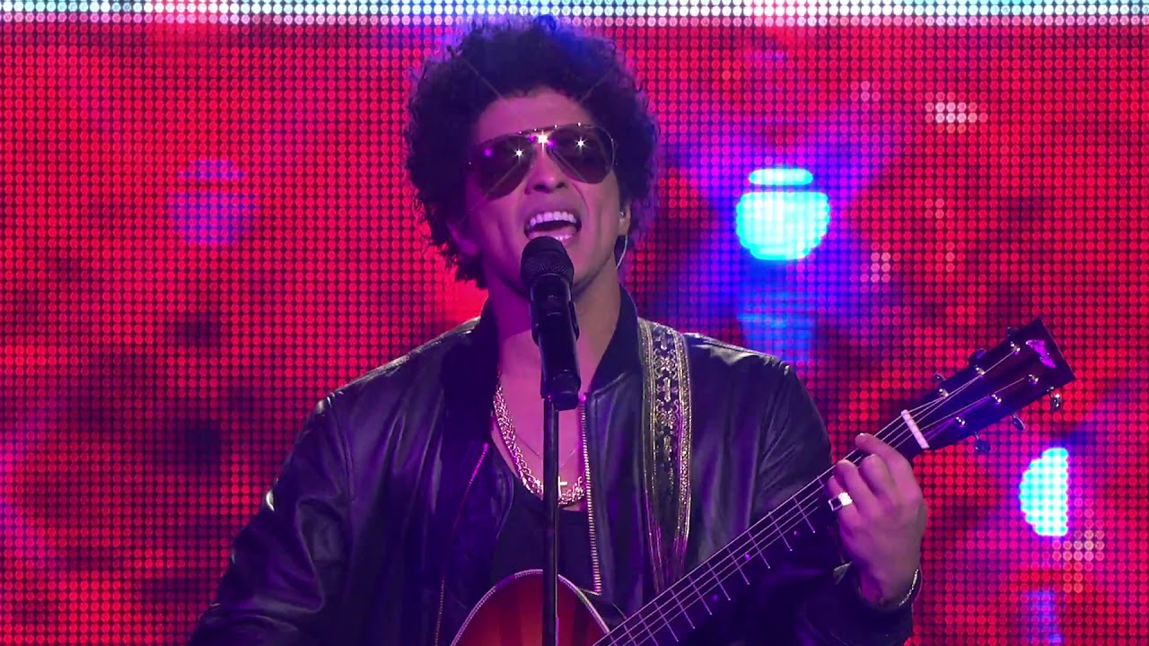 Bruno Mars - Just The Way You Are/Como Tu Eres (Live At One Voice 10/14