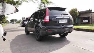 Download lagu Motoran santai di saat mendung bersama saudara saya.