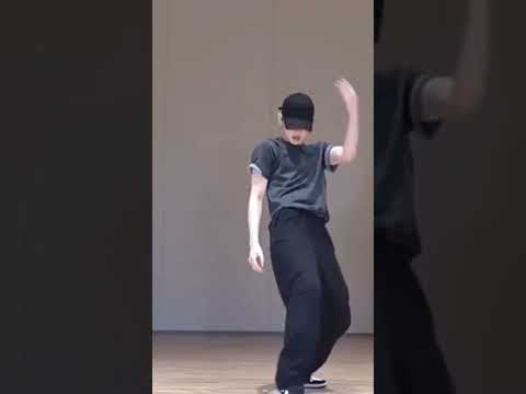 Yeonjun Dancing To Deja Vu By Ateez Yeonjun Txt Ateez Dejavu
